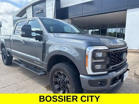 Used 2023 Ford F250 Lariat w/ Sport Appearance Package AWD/4WD image 4