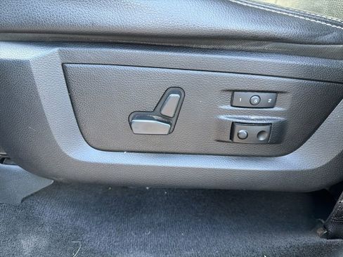 Used 2014 RAM 1500 Laramie w/ Convenience Group image 28