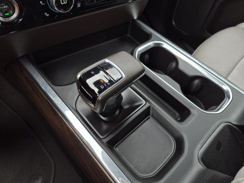 Used 2024 GMC Sierra 1500 SLT AWD/4WD image 29