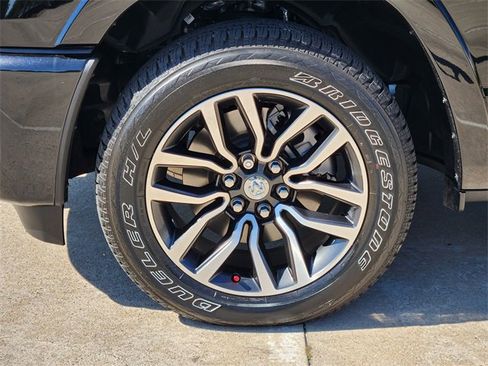 Used 2025 RAM 1500 Limited w/ Trailer Tow Group image 10