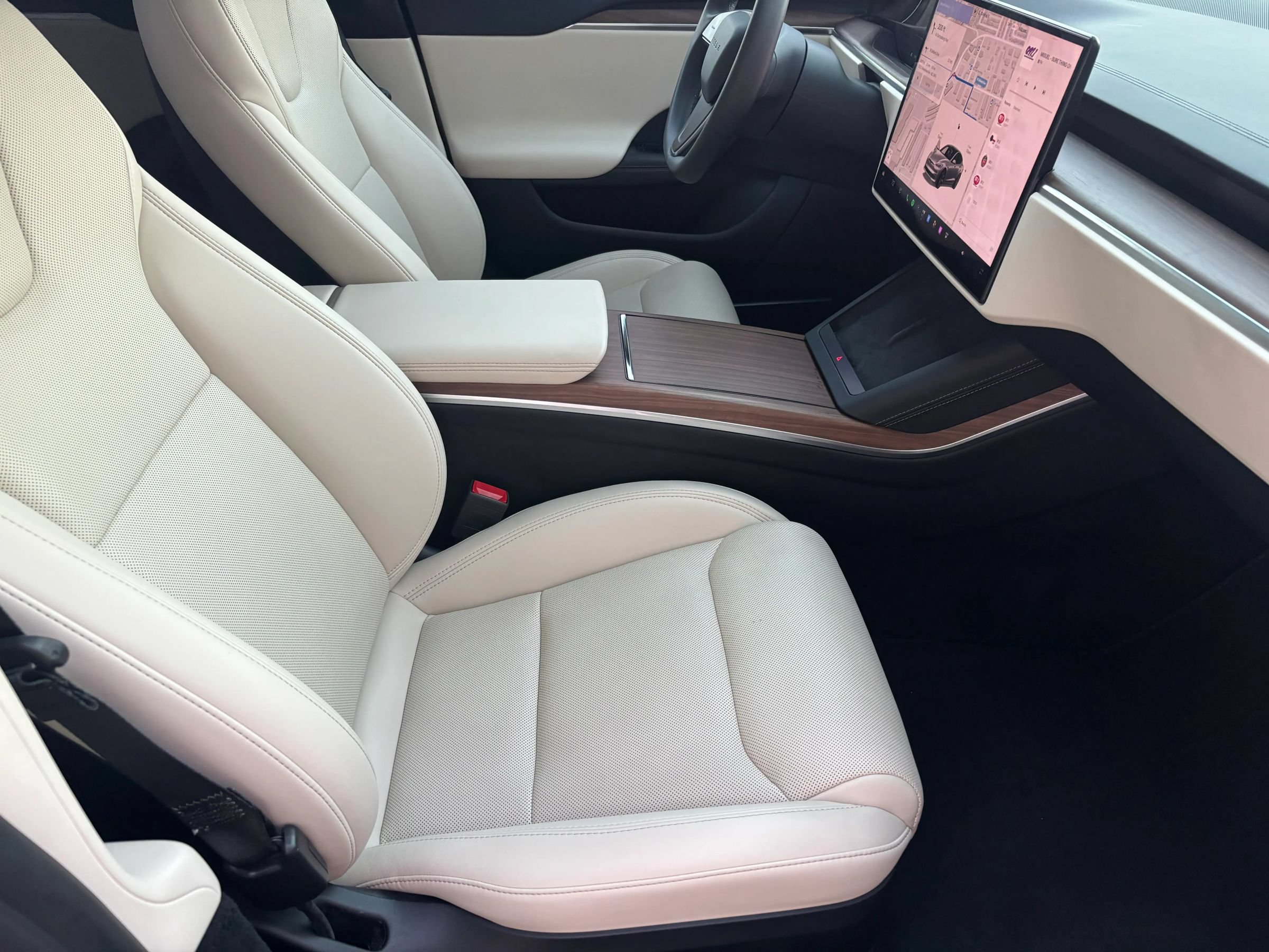 Used 2024 Tesla Model S AWD/4WD image 11