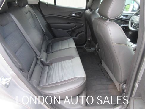 Used 2026 Chevrolet Trax LT FWD image 15