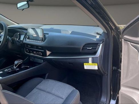 Certified 2026 Nissan Rogue SV FWD image 14