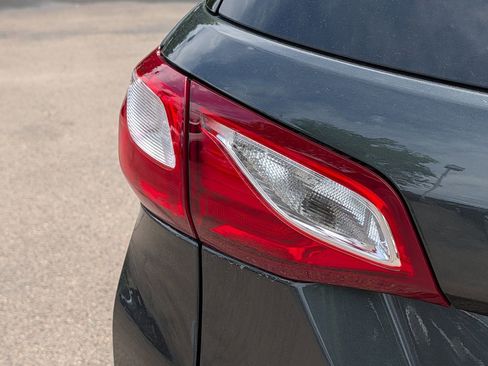 Used 2019 Chevrolet Equinox LT AWD/4WD image 9