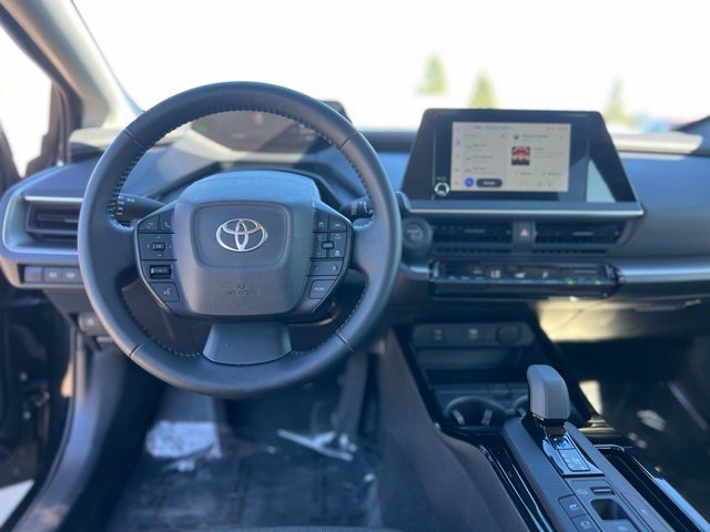 Used 2025 Toyota Prius LE FWD image 12