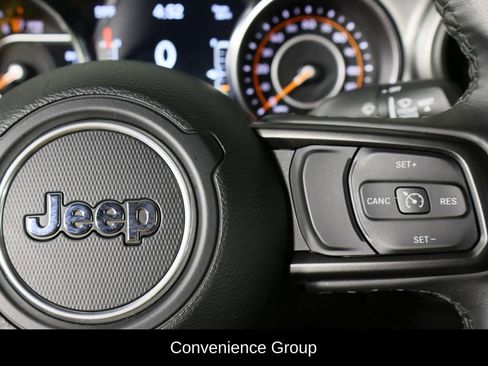 Used 2022 Jeep Gladiator Willys image 10