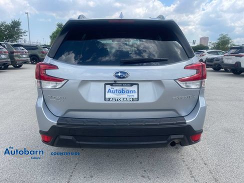 Used 2019 Subaru Forester Premium w/ All-Weather Package AWD/4WD image 4