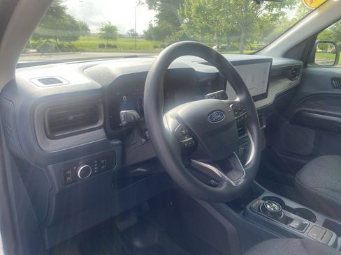 Used 2025 Ford Maverick XL FWD image 13
