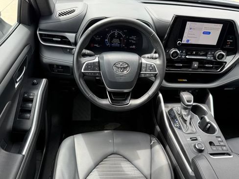 Used 2025 Toyota Highlander XSE AWD/4WD image 20