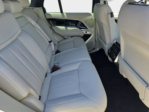 Certified 2025 Land Rover Range Rover SE AWD/4WD image 11