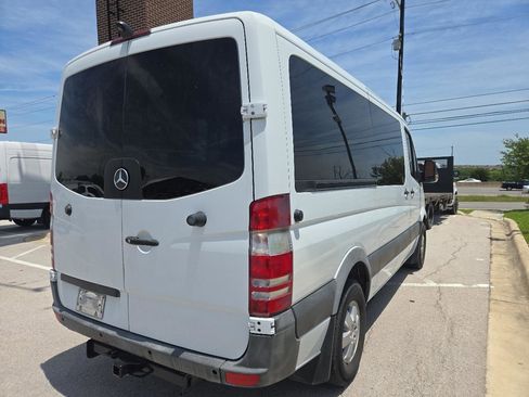 Used 2011 Mercedes-Benz Sprinter 2500 image 3
