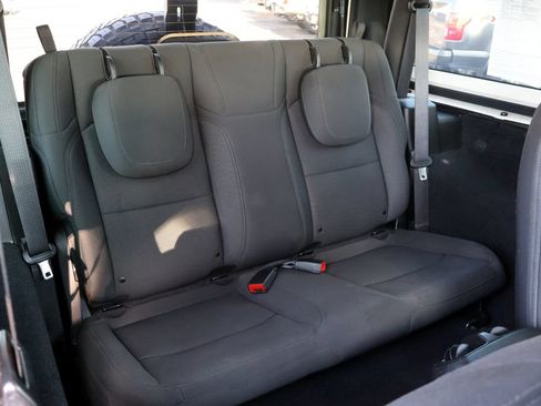 Used 2019 Jeep Wrangler Sport AWD/4WD image 24