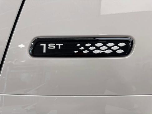 Used 2025 Volkswagen ID. Buzz 1st Edition image 40