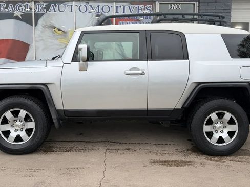 Used 2007 Toyota FJ Cruiser 4WD image 6