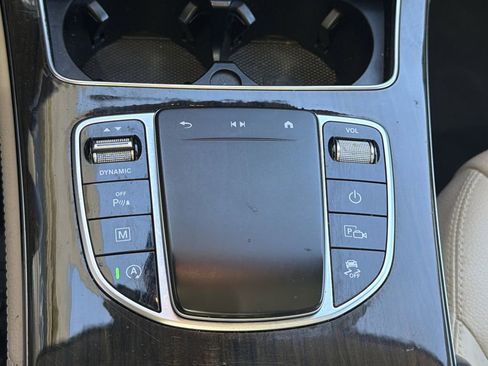 Used 2021 Mercedes-Benz GLC 300 image 35