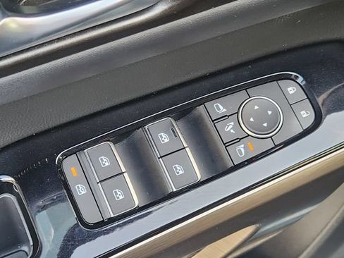 Used 2023 Nissan Pathfinder Platinum FWD image 24