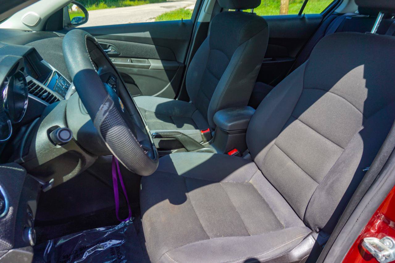 Used 2016 Chevrolet Cruze LT FWD image 10