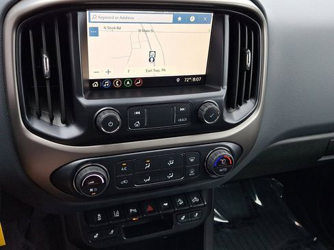 Used 2021 Chevrolet Colorado Z71 w/ Safety Package AWD/4WD image 15