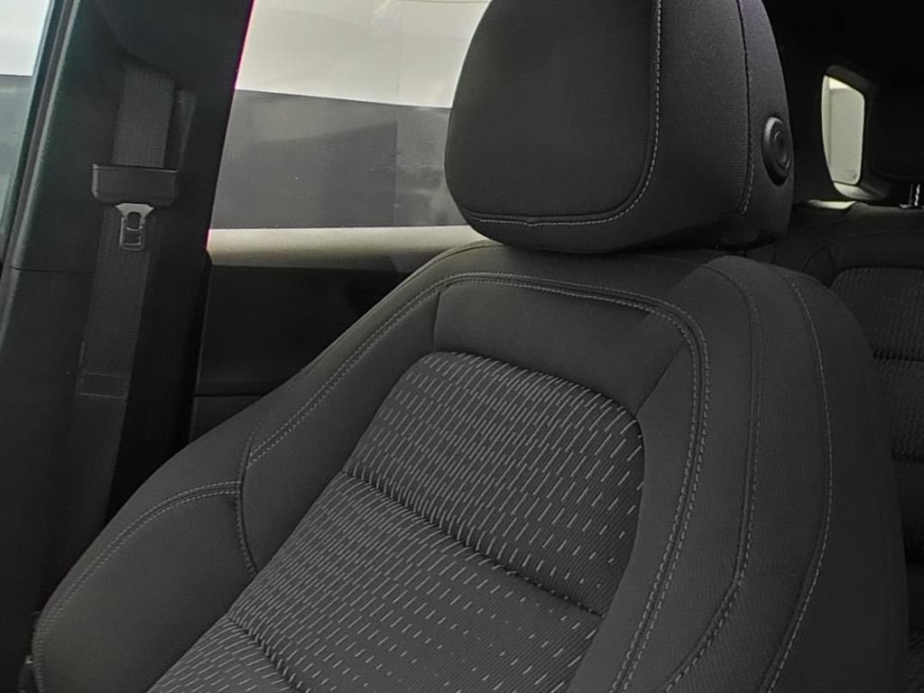 Certified 2025 Chevrolet Equinox LT w/ Safety and Technology Package FWD image 9