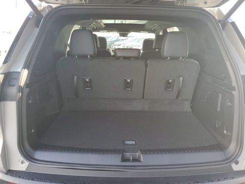 New 2026 Chevrolet Traverse Z71 w/ Driver Confidence Package image 9