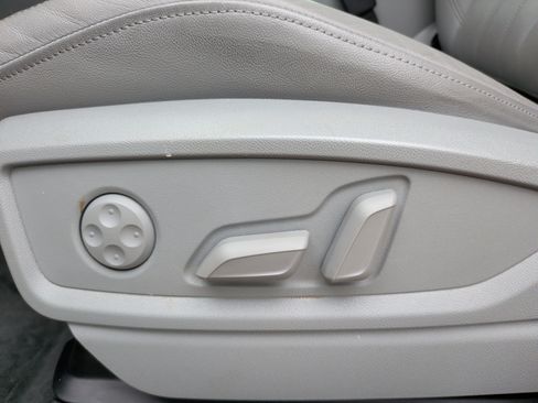 Certified 2025 Audi Q5 2.0T Premium Plus image 27