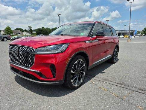 Certified 2025 Lincoln Aviator Reserve w/ Equipment Group 201A AWD/4WD image 1