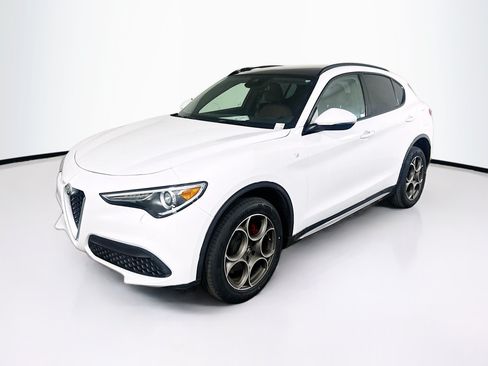 Used 2022 Alfa Romeo Stelvio Ti w/ Active Assist Plus Package AWD/4WD image 3