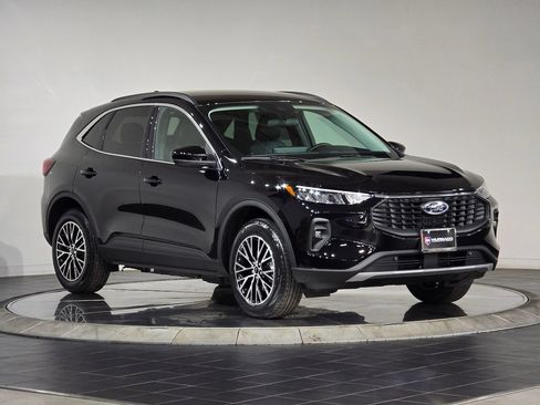 New 2026 Ford Escape SE FWD image 2