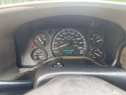 Used 2004 Chevrolet Express 1500 RWD image 32
