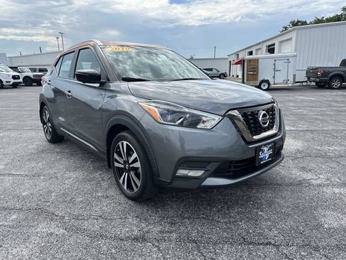 Used 2019 Nissan Kicks SR FWD image 11