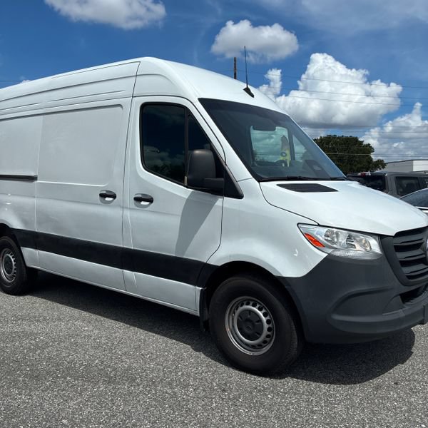 Used 2025 Mercedes-Benz Sprinter 2500 image 12