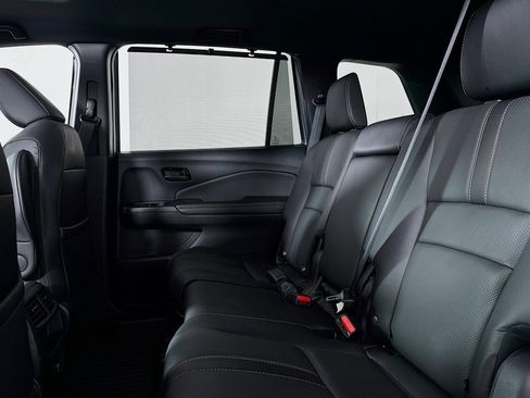 Used 2023 Honda Passport TrailSport image 7