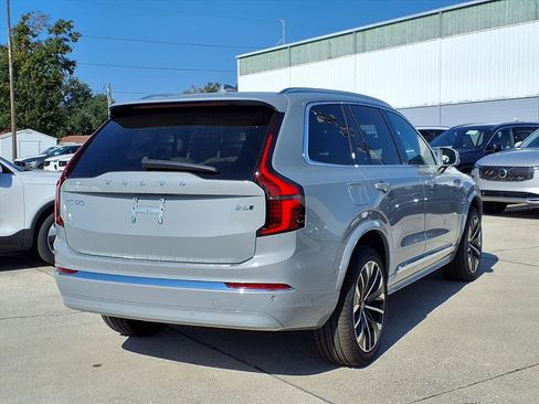 New 2026 Volvo XC90 B6 Plus w/ Protection Package Premier image 7