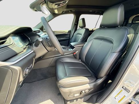 New 2026 Jeep Grand Cherokee L Limited AWD/4WD image 16