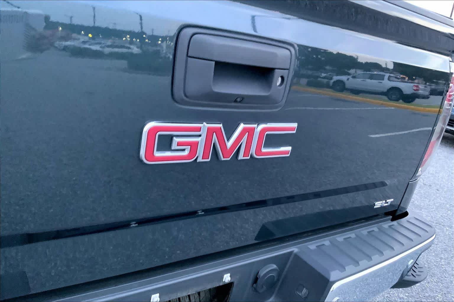 Used 2018 GMC Sierra 1500 SLT AWD/4WD image 30