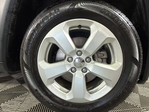 Used 2020 Jeep Compass Latitude FWD image 36