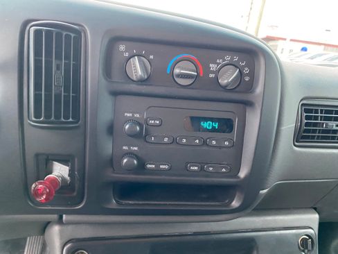 Used 2002 Chevrolet Express 1500 image 12