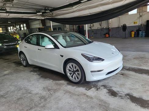 Used 2022 Tesla Model 3 Long Range image 3