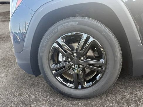 Used 2021 GMC Terrain SLE w/ Driver Convenience Package FWD image 14