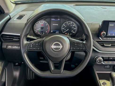 Used 2024 Nissan Altima 2.5 S FWD image 28