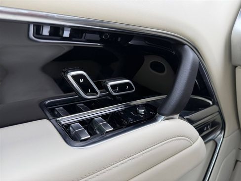 Certified 2023 Land Rover Range Rover Long Wheelbase SE image 13