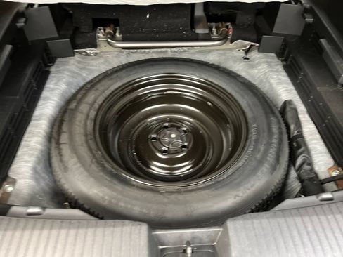 Used 2025 Nissan Rogue SV AWD/4WD image 40