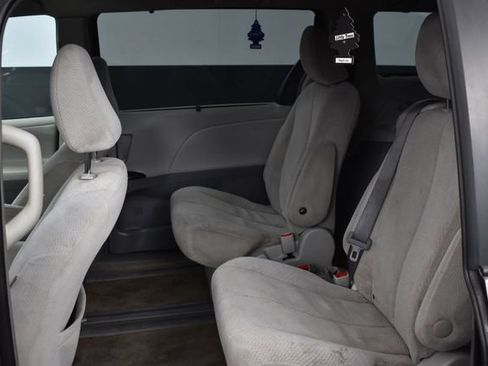 Used 2012 Toyota Sienna LE FWD image 15