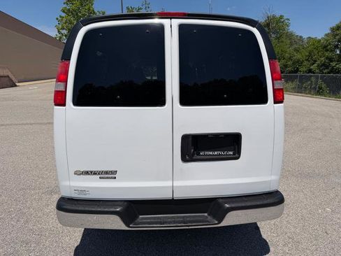 Used 2016 Chevrolet Express 3500 LT w/ LT Preferred Equipment Group RWD image 40