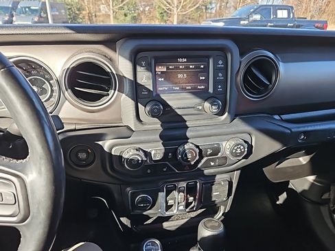 Used 2020 Jeep Wrangler Unlimited Sport image 19