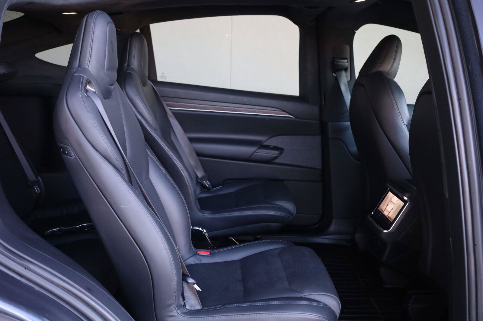 Used 2023 Tesla Model X AWD/4WD image 30