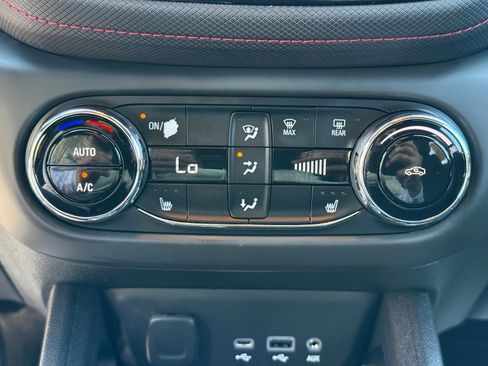 Used 2021 Chevrolet TrailBlazer RS w/ Convenience Package image 27