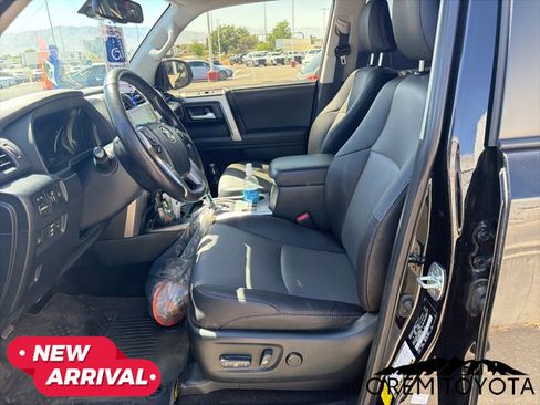 Used 2024 Toyota 4Runner SR5 Premium w/ SR5 Premium Package AWD/4WD image 10