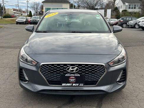 Used 2018 Hyundai Elantra GT image 3