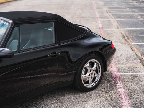 Used 1995 Porsche 911 Carrera RWD image 34